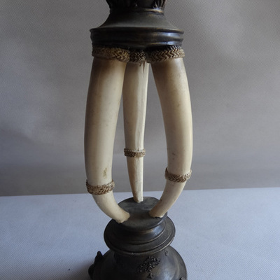 仿古象牙白燭臺 家居工藝的優(yōu)雅點綴